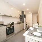 Luxury And Suites, Ideal For Tourists Vandrarhem *
