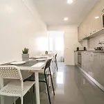 Vandrarhem Luxury And Suites, Ideal For Tourists